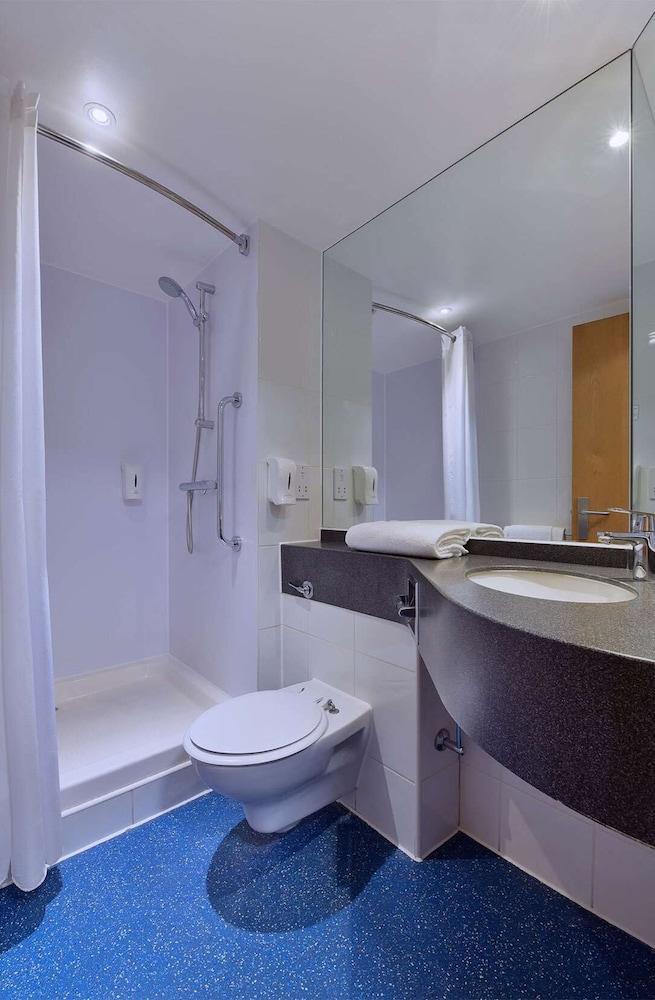 Travelodge London Wembley Exterior foto