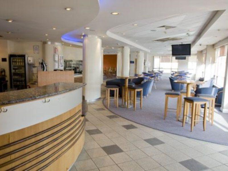 Travelodge London Wembley Exterior foto